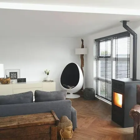 Holiday home Braas&meer Lodge, Fantastisch Uitzicht Over Het Meer, Luxe Lodge! *