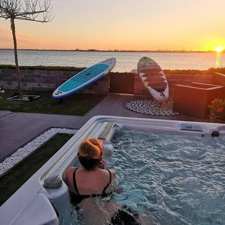 Braas&meer Lodge, Fantastisch Uitzicht Over Het Meer, Luxe Lodge! Holiday home *