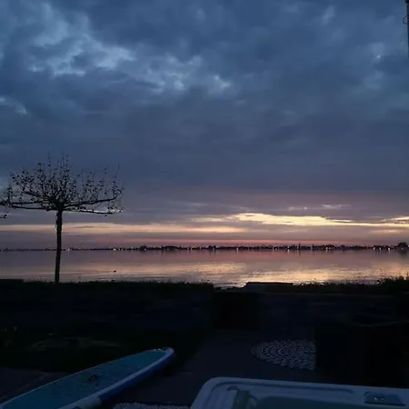 Braas&meer Lodge, Fantastisch Uitzicht Over Het Meer, Luxe Lodge! Holiday home *
