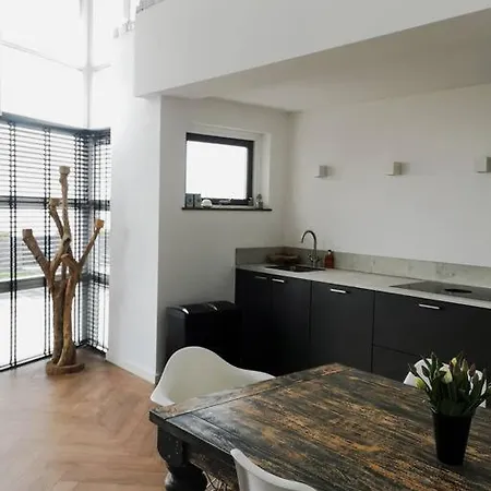Holiday home Braas&meer Lodge, Fantastisch Uitzicht Over Het Meer, Luxe Lodge! *